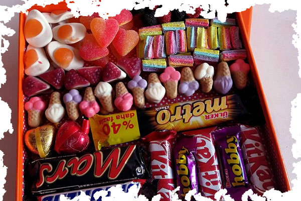 شکلات و تنقلات