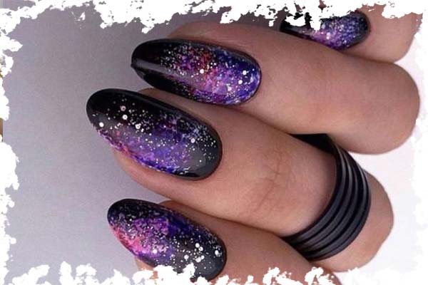 ۱۱. طراحی ناخن با تم کهکشان