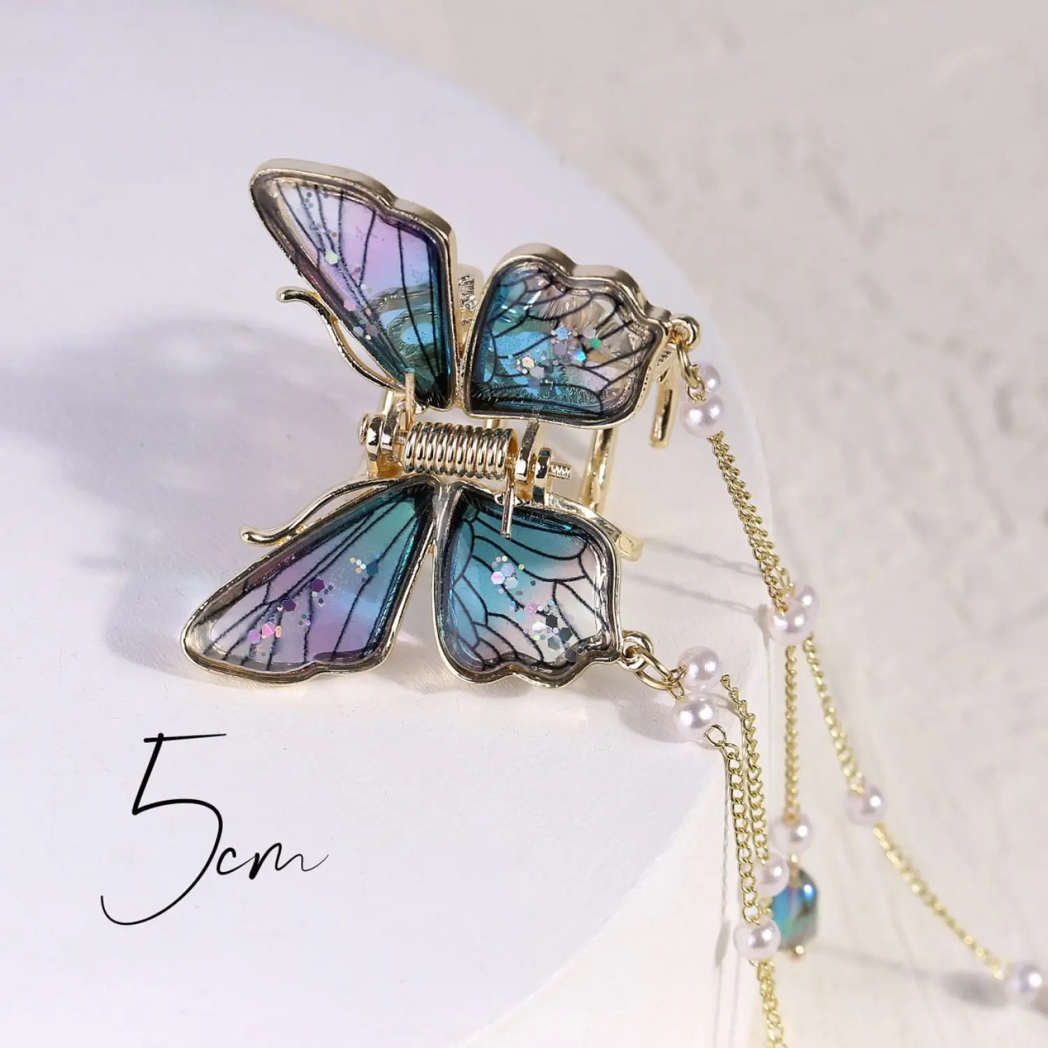 کلیپس پروانه شیشه ای