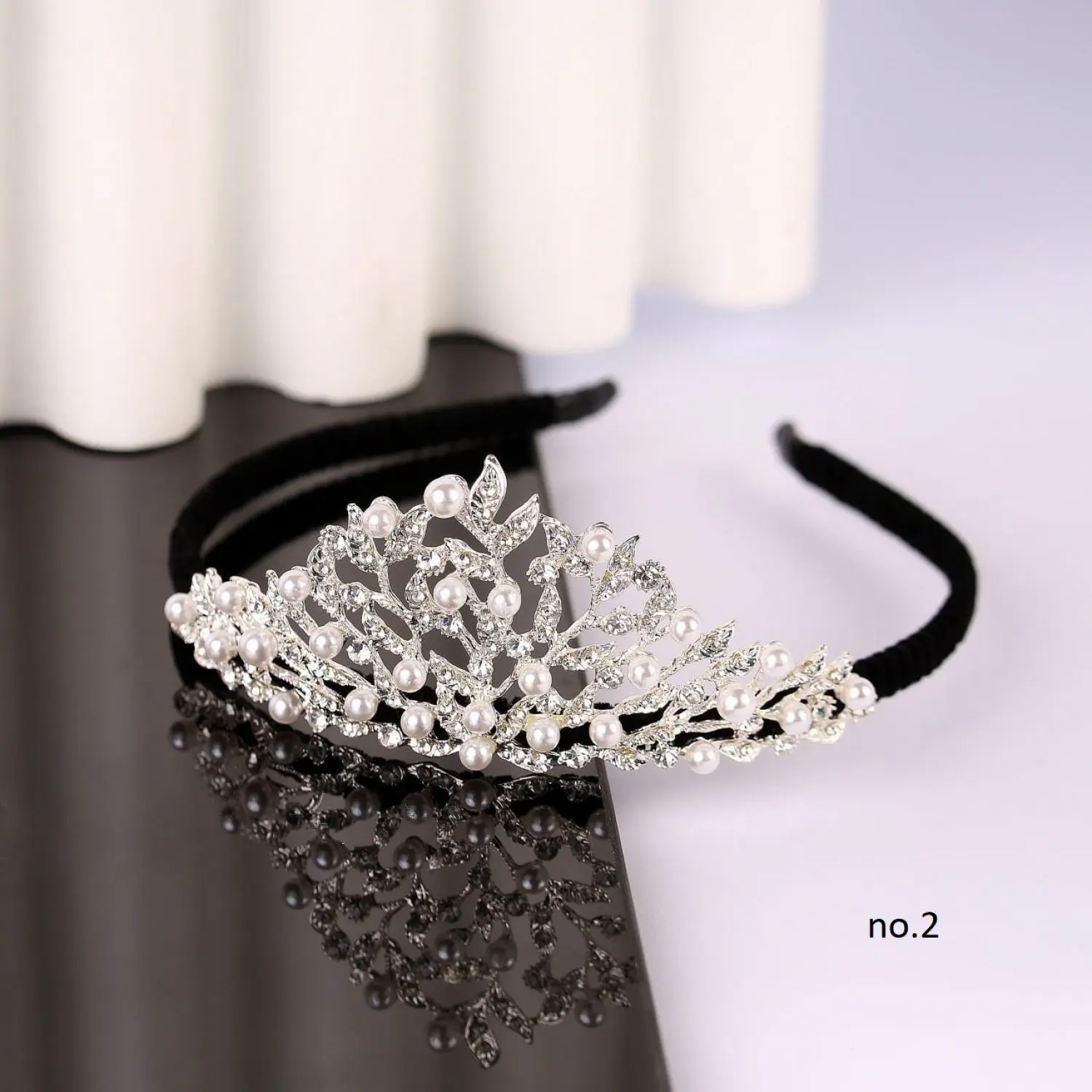 تل تاج نگین دار طرح برگ