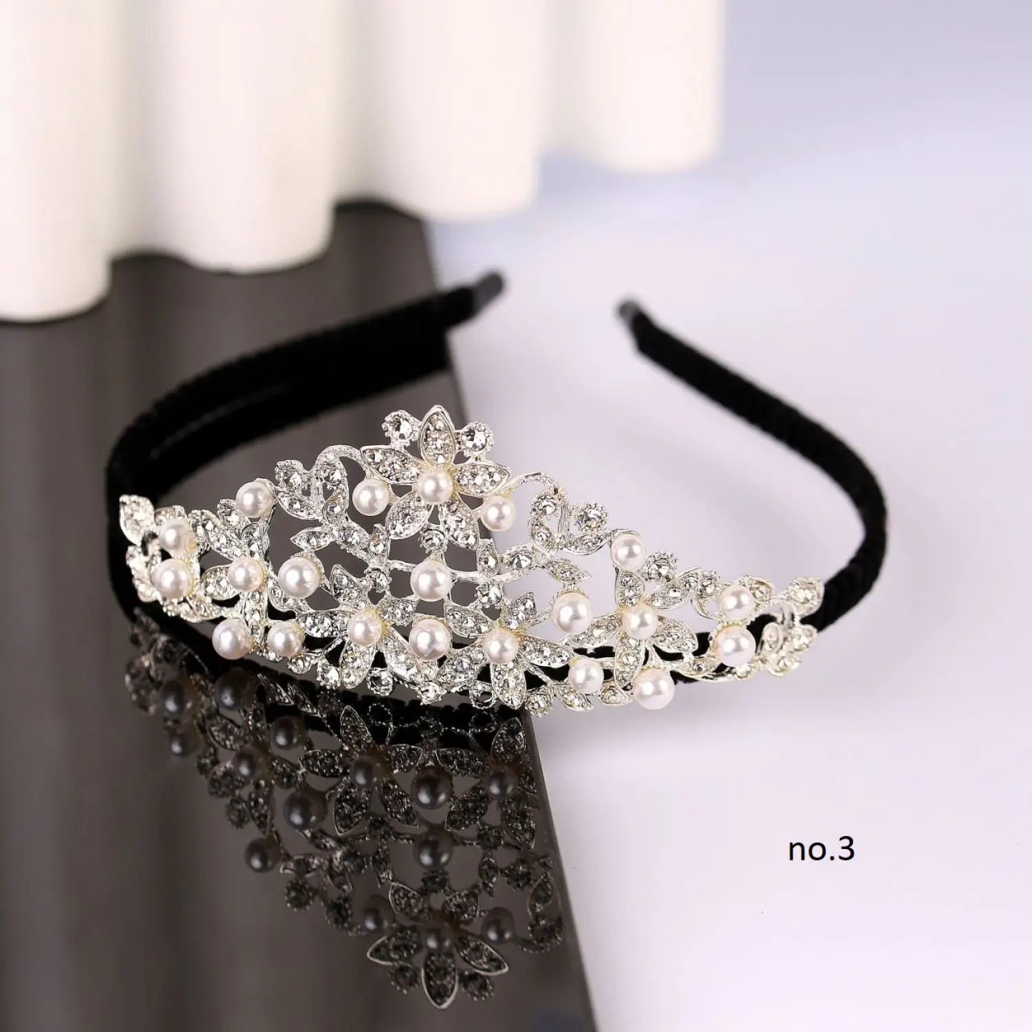 تل تاج نگین دار طرح برگ